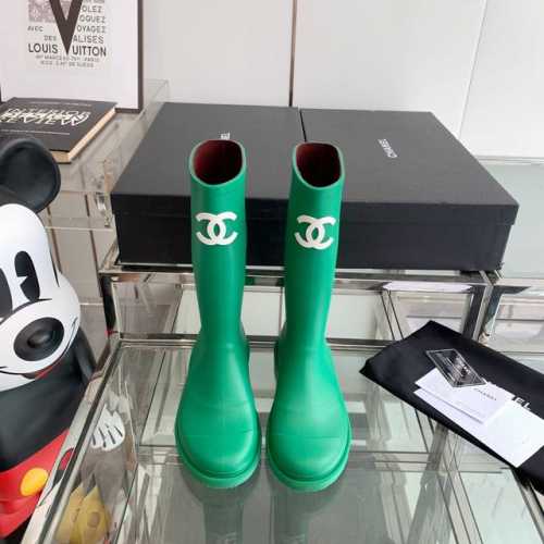 CHANEL雨靴 22FW 走秀最新发布仿佛真的走进了城堡开始期待着秋冬很好看，舒服又轻便 真的推荐码数:35-40