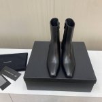 出厂价 顶级品质 Alexander Wang 亚力山大 王秋冬最新走秀爆款系列 今年最值得入手的靴子 没有之一！超多网红明星上脚 这款黑色 Kane 踝靴由光