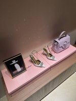 Giuseppe Zanotti 25ss新品 金花点缀高跟鞋果然很懂女人心GZ斩男又斩女的高跟鞋 爱了不愧是最懂女人的品牌 上新即售空尤其是侧面线条设计流畅自