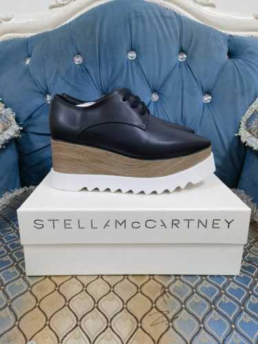 高版本 实拍Stella Mccartney厚底休闲单鞋 ，牛皮面羊皮里，升级版水转印大底， %穿着舒适度。 跟高8厘米，码数34-40，拿货330
