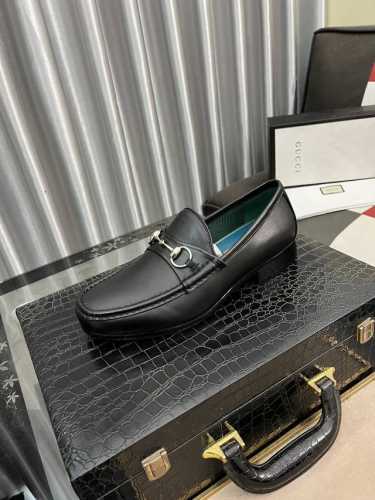GUCCI 古奇皮鞋 顶级代购男士专柜同步 发售，意大利进口顶级原版牛皮真皮内里 原厂特供原版底，做工精细 无可挑剔 可随意进出专柜；实物超级漂亮 38一44