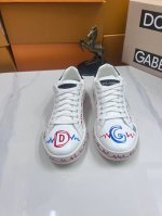 D&G最新款 Cushion系列 休闲 运动鞋 老爹鞋 跑鞋原版购入开发 做货 手工制造,但始终展望未来 全新 Cushion 运动鞋采用双色绒面革鞋面,加以侧