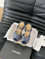 Chanel 25C秀款厚底防水台凉鞋！鞋面羊京，防水台4cm，后跟12cm！上脚后很稳！穿上立马两米八内里垫脚羊皮，原版大底。Size:35-39 40定做