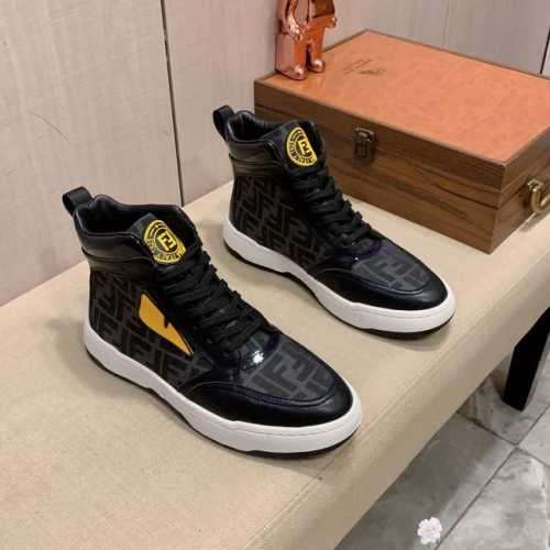 高帮新款: 厂价: 芬迪FENDI* 最新爆款休闲鞋，顶端品牌奢侈～代购，顶级～质量。鞋面選用进口透气牛皮搭配材质透气羊皮垫脚 精细做工。原版个性时尚柔软橡膠耐