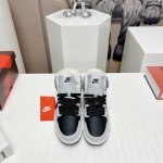 出厂:毛鞋 独家顶级版本 Air Jordan耐克联名23vs秋冬季最新王炸爆款系列 情侣彩色拼毛休闲鞋 唯独一款牛皮拼接纯羊毛的高帮鞋，耐克乔一情侣毛鞋让鞋迷