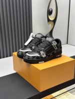 工厂直销 顶级版本 LV-路易威登-葫芦娃走秀新款空胶工艺 原版1：1开发复刻！！上脚非常舒适 奢侈用料，做工精细，中底印有欧洲制造英文字母鞋面由意大利进口小牛