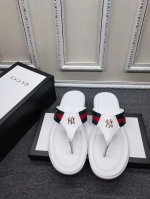 可以做无标 长期有货 G奇拖鞋 男鞋高端品牌 官网1:1最新力作：原版开模定制，面料釆用进口原版材料制作，升级版大底，更轻便，防滑。市场顶级品质，简单不失品味，