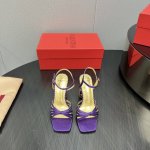 出厂: 独家顶级版本 VALENTIN*O华伦*天奴25vs春季专柜最新时装单鞋系列 方头粗跟凉鞋 华伦天奴女士钟爱简约又难以抗拒系，搭配展现与众不同的穿搭风格