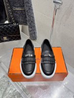 代购级 情侣款 男10 Hermes 爱马仕 H家 Game Kelly扣厚底乐福鞋 小牛皮乐福鞋风格免系带休闲运动鞋，搭配功能性镀钯Kelly鞋扣。 原版定制