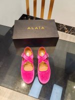 工厂出:360 小众Alaia 2024Vs秋季单鞋系列…… 【复古横带单鞋】 一双完美取代小白鞋的新型时尚芭蕾鞋，配上不同款式，不同风格都能轻松驾驭，无论牛仔