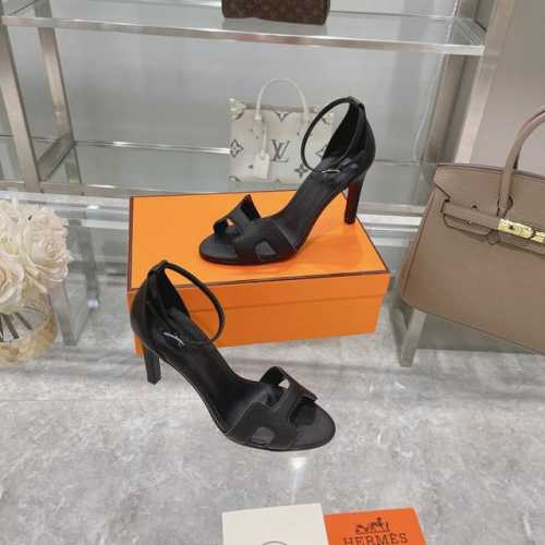 Hermès 爱马仕 掌纹 高跟气质凉鞋 耗时半年时间开发，终于完美复刻出货！爱马仕的高跟鞋是我见过最简约最耐看最有气质的！！！任何风格都能hold住跟高：9c