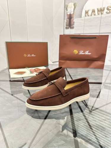 售 价: ￥ 顶级品质 广州源头商品商标：LP* 诺悠翩雅* 一脚蹬正码码数: 35-44 可订做45.46 47.48加10情侣款商品材料：鞋面进口羊京，水染