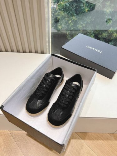 G059Chanel 香奈儿 一眼心动的运动鞋！Chanel新款24B德训鞋风很大的德训鞋.谁能拒绝 百搭.实穿.还绝对有风格！这一季的新款更有设计感.拼接撞色