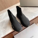 顶级balenciaga巴黎世家毛线飞织靴 升级版推出speed 版本全新袜子鞋原厂货 绝非通版 袜子部分可以把脚背和脚踝完全包裹起来， 鞋面是原版飞织一体成型