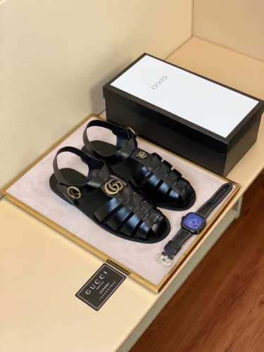 古奇春夏 男士凉鞋 作为时尚界的活跃一族 以大胆创新为本色 为中国时尚潮男打造出这款休闲商务风格面料采用原版材料 原版配色时尚大方如此奢华高档霸气 码数: 38