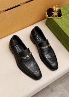 商品商标：Gucci 古驰 休闲商务皮鞋正码码数: 38-44 45.46订制商品材料：精选 进口头层小牛皮压花鞋面+奢华五金扣，进口牛皮内里 强烈立体视觉效果