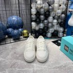出厂 Balmain 巴尔曼男士休闲鞋：原单品质，鞋面进口牛皮，内里垫脚均采用进口牛皮，原版大底，舒适，轻巧，配码39-44， 38–45订做不退换