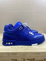 L Trainer Maxi小胖丁休闲运动鞋，情侣款本款 LV Trainer Maxi 运动鞋出自 2024 早秋系列，为粒面牛皮革融入斑斓 Damier 图