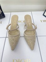 Dior 迪奥 2025早春走秀新款bling...bling...水晶凉鞋. 顶级代购版本Capture系列高跟女鞋 明星同款水钻方头藤格纹图案猫跟拖凉鞋！独