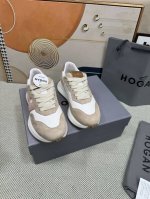 顶级版本 超火爆hogan霍根情侣款 老爹鞋 猫爪鞋新色 专柜最新运动鞋 最近炒得够火热哈原版打造品质过硬 买它准没错绝对是让你爱哋小红书种草推荐 老爹鞋拼接撞