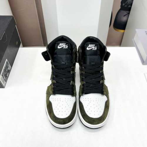 出厂: 独家顶级版本 Air Jordan耐克联名25vs最新王炸爆款系列 情侣彩色拼色休闲鞋 唯独一款牛皮拼色的高帮鞋，耐克乔一情侣毛鞋让鞋迷大开眼界，各种意