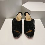 顶级版 原版盒 Christian Louboutin 2024S原版做货重工cl全新秀款高跟鞋～ 鞋面 绝美的新款，盛放足尖上的玫瑰，从花瓣缝制为花朵，在到水