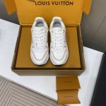 出厂价 顶级版本 新款上架 顶级版本 Louis Vuitton 23Ss Skate面包滑板鞋 从名字上来看是为新款滑板鞋。和中高帮的篮球鞋比起来，这种休闲风