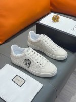 商品名称：GUCCI 古驰 正规码数: 38-44 休闲鞋 商品材料：精选 牛皮鞋面，柔软羊皮内里；原厂大底。
