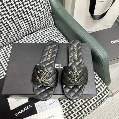 Chanel 24ss小香花朵拖鞋真皮200，橡胶 顶级专柜品质 每年必入的经典款之一！最新出蝴蝶结钻扣搭配设计 更加彰显和品味～所有材质都根据原版定制！购入正