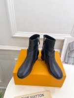 Lv 路易威登 24 秋冬新品 顶级版本 专柜主打最新款westside金属弹簧扣及裸靴系列 硬货上新 代购级别！高级感十足！国内外博主刷爆的一款，复古又时髦