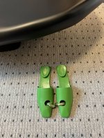 380 toryburc*秀款鞋跟倒置戒指款小尖头拖鞋 这款拖鞋不仅时尚，它采用了倒置式的设计，将鞋跟倒置于鞋底 这种设计不仅独特而且时尚，给人一种别具一格的感