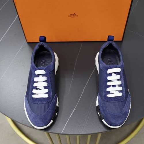 出厂价： 原单品质情侣 Hermes 顶级版本# 爱马仕h家经典情侣款 休闲运动鞋 情侣款休闲之履运动老爹鞋结合高科技帆布与麂皮山羊皮，在橡胶鞋底上饰以夸张“H