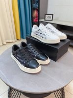 出厂价 阿玛尼 Armani 男士休闲鞋新款上市 鞋面头层牛皮真皮内里进口原版大底完美造型顶级品质，鞋面logo电绣显得鞋型饱满，立体感十足，舒适透气超级百搭