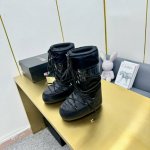 布款 Moon Boot 24Ss 秋冬最新款雪地靴系列 丑萌雪地短靴 忘了ugg吧，时髦人都在穿moon Boot雪地靴 如果你难以接受ugg的复兴 那现在有