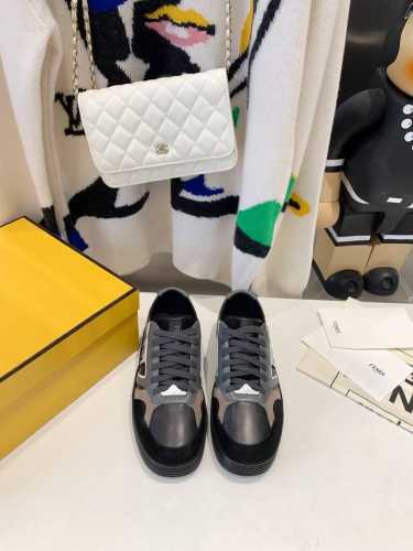 顶级品质芬迪 情侣款原版 1:1顶级版本 芬迪 原板进口牛皮休闲运动休闲鞋进口原版奢华牛皮内里，原版进口耐磨牛皮大底；经历无数次调整，才调整出原版一样如此完美的