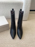 工厂价:皮里 毛里 Brunello Cucineli Ss24 New Arrival～ 秋冬新款系 尖头 短靴 上脚帅气舒适 秋冬一定要有一双bc的战靴 B