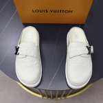 出厂价： 品牌：LV路易威登标准码：38-44 45定制 等级：官网同款 材料：原版皮料设计 原版轻便耐磨组合大底款式类别：男士时尚凉拖鞋 尊贵奢侈品大牌元素