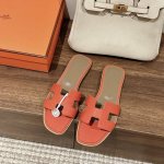 Hermes 爱马仕h拖鞋oran凉鞋系列时尚又百搭 超级舒服 每个细节都做到极致 原版swift小牛皮 原版1:1独家私模鞋面 原版真皮沿条大底 包装 每对鞋