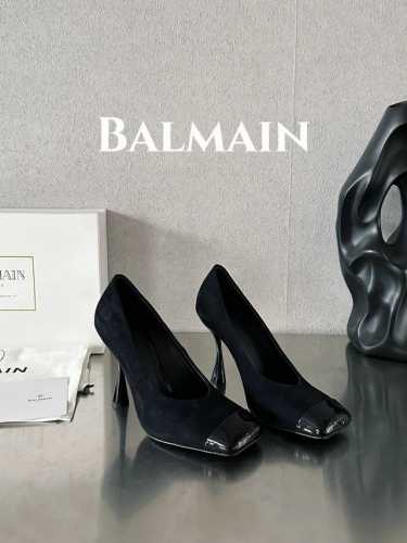 出厂价 Balmain 巴尔曼 巴尔曼 方头酒杯跟单鞋 此款彩色皮革酒杯跟，方头，会标图案。 海外订购原版，1:1完美复刻！ 历时三个月精工打造，五金，鞋跟都是