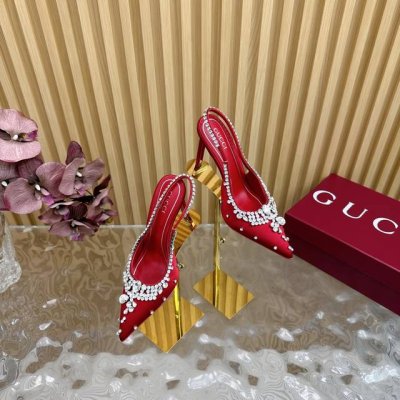 2025开春 新款首发美得挪不开眼2025专柜同步春夏新款Gucci 25S春夏新品水钻糖果色 后带凉鞋高跟 超闪水钻 G家在体现高级感这块 总让人大写的服气看