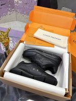 工厂价：430（配送飞机盒） lv | 路易威登 Lv运动鞋系列 情侣款 2025春夏新款 顶级版本原版一致 专柜主打最新款休闲鞋 硬货上新 代购级别！高级感十
