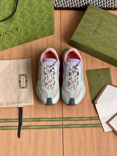 Gucci Run系列女款整双鞋子采购Zp开发打造，全部定制材料，独家开模大底，细节全部对版出货，连包装也做到跟正品一样。码数:女35-40