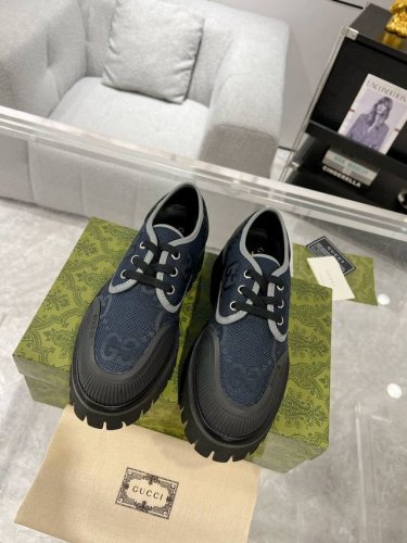 Gucci 23Ss 新款 女士gg系带鞋 高端版推荐 这款系带鞋由gg帆布和黑色橡胶混搭演绎，塑就集经典元素与现代精髓于一身的鞋履。这款鞋履搭配结构分明的沟纹