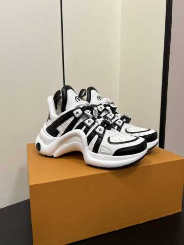 Lv路易威登L家 驴牌。 Cruise 走秀款Archlight 2.0 休闲 运动鞋 拱桥 老爹鞋 原版购入开发 做货 Louis Vuitton Cruis