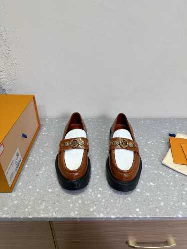 Louis Vuitto 路易威登 经典新款 Skate运动休闲厚底鞋 你的穿搭今日分享 Louis Vuitton 老花厚底乐福鞋Archlight 运动鞋出
