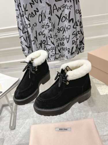 顶级版miumiu*缪缪厚底 秋冬新款复古圆头绑带羊毛里短靴 怎么穿都好看今夏时髦精最爱 看起来不怎么舒服 上脚超级舒服 超级重工 每一双都是独一无二不对寸的擦