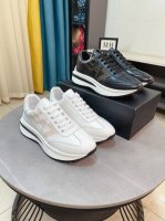 出厂价 阿玛尼 Armani 男士休闲鞋新款上市 鞋面头层牛皮真皮内里进口原版大底完美造型顶级品质，鞋面logo电绣显得鞋型饱满，立体感十足，舒适透气超级百搭