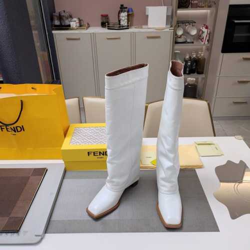 木纹粗跟裤筒靴 方头单鞋”Fendi顶级版 2025官方VIP 限量级高配版抽屉包装 认清包装高配版本，低端勿比。芬迪.24冬季走秀主推系列，新品上线，芬迪木纹