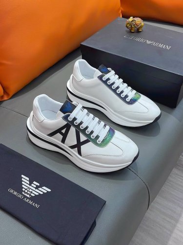 商品名称：ARMANI 阿玛尼 正规码数: 38-44 休闲鞋 商品材料：精选 牛皮鞋面，柔软羊皮垫脚；原厂特供大底。