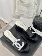 出厂价 CHANE*｜小香24P春夏新品菱格厚底松糕大双C拖鞋夏天一定要入的凉拖系列可文艺可时髦 穿搭率实在太高了 厚底在拉长腿方面真的yyds百搭舒适 上脚秒